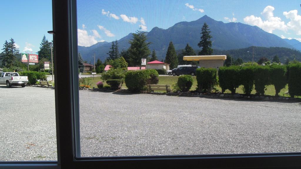 Swiss Chalets Motel Hope Zewnętrze zdjęcie